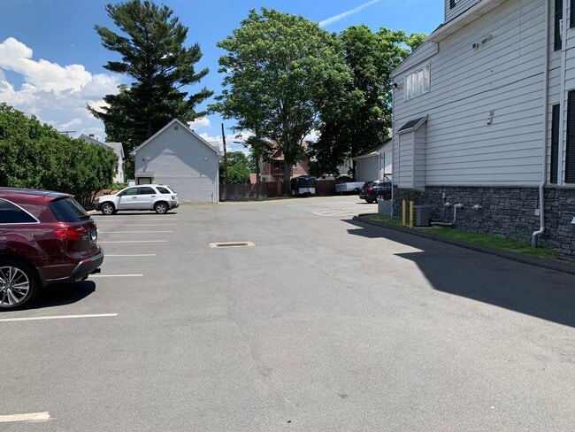 Building Photo - Sisson Plaza