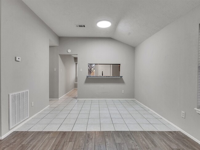 Building Photo - 2226 Spring Dusk Dr