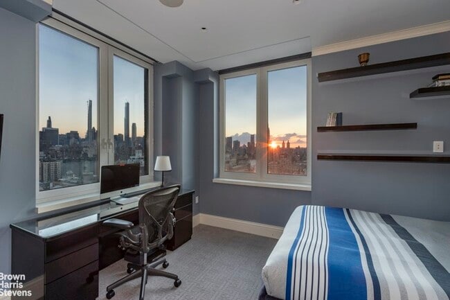 Building Photo - 188 E 78th St