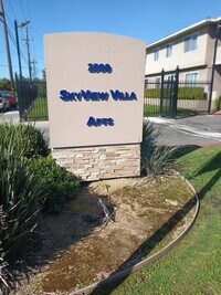 Building Photo - Skyview Villa & Somerset Apartments