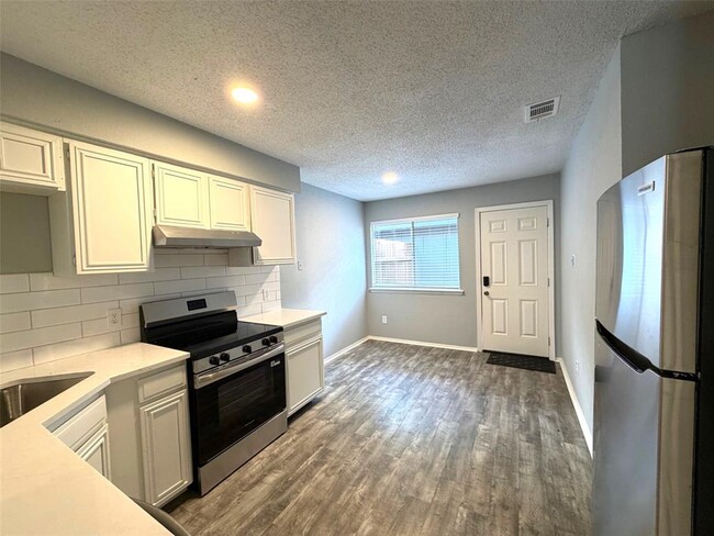 Building Photo - 317 W William Cannon Dr