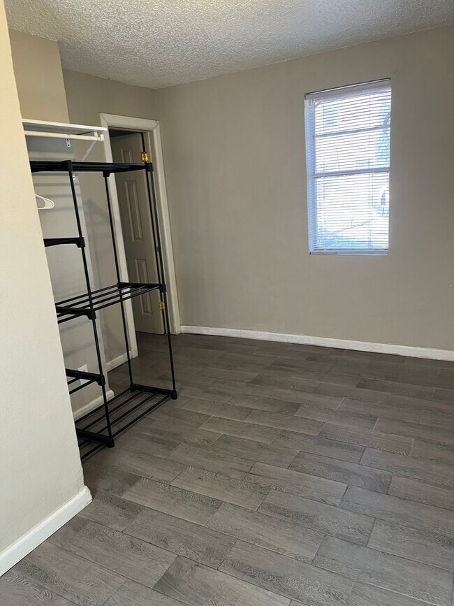 Building Photo - Apartment for rent In Downtown El Paso