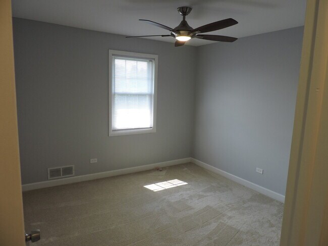 Building Photo - 407 Beechwood Dr