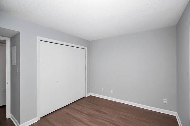 Building Photo - Updated First Floor 2BD/2BA Condo in Forest Ridge!