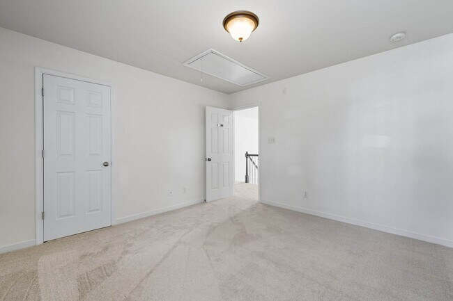 Building Photo - 22030 Lake Jordan Dr