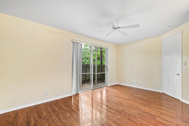 Building Photo - 7690 Hummingbird Ct