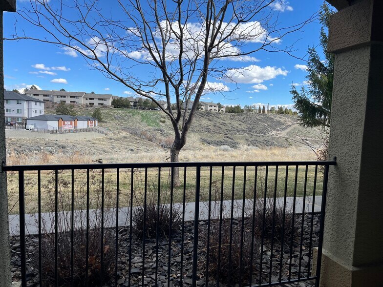 Building Photo - 6850 Sharlands Ave