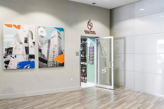 Building Photo - 1750 N Bayshore Dr