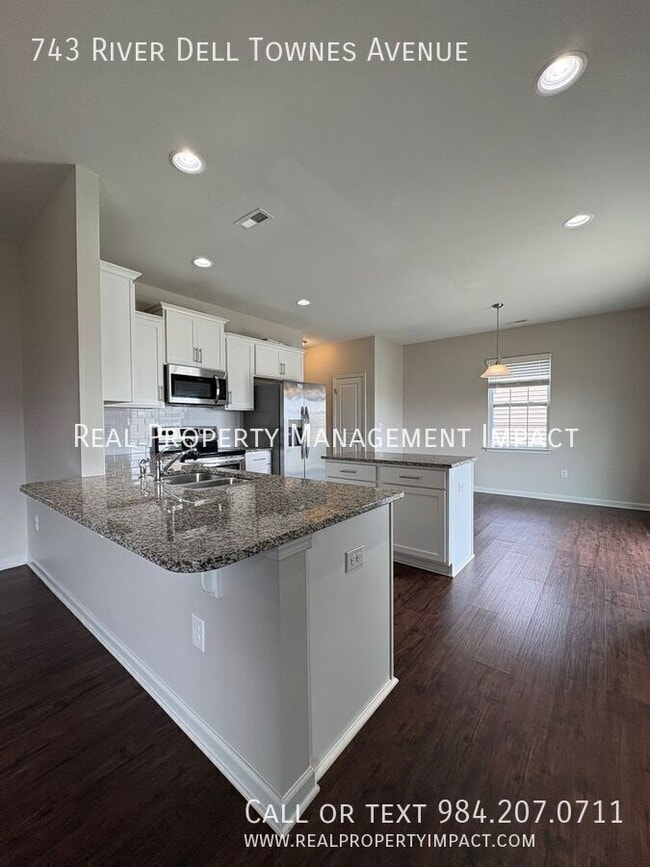 Building Photo - 743 River Dell Townes Ave.