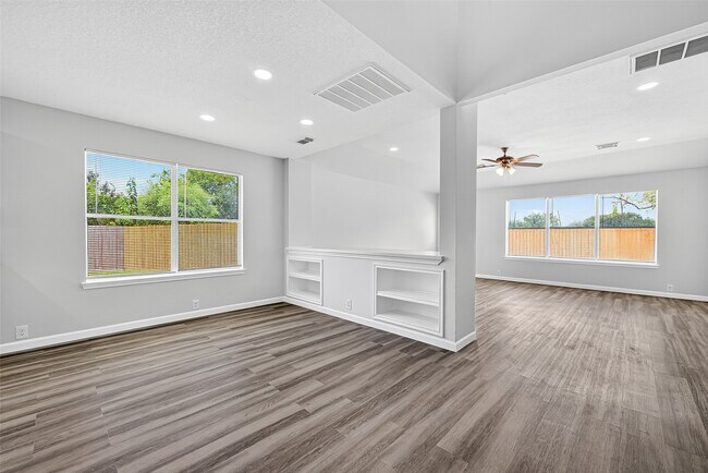 Building Photo - 14934 Sugar Falls Ct