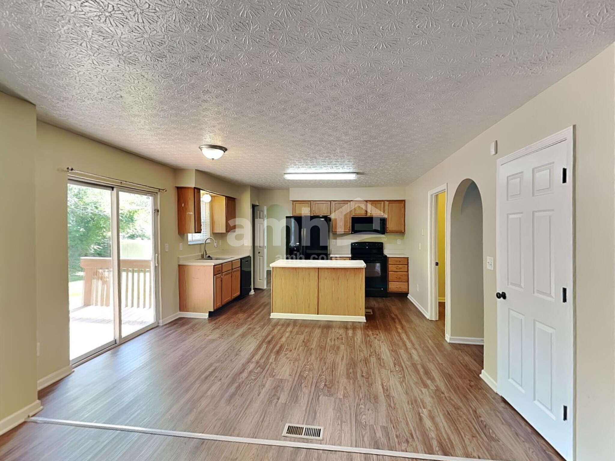 Building Photo - 275 Monarch Dr
