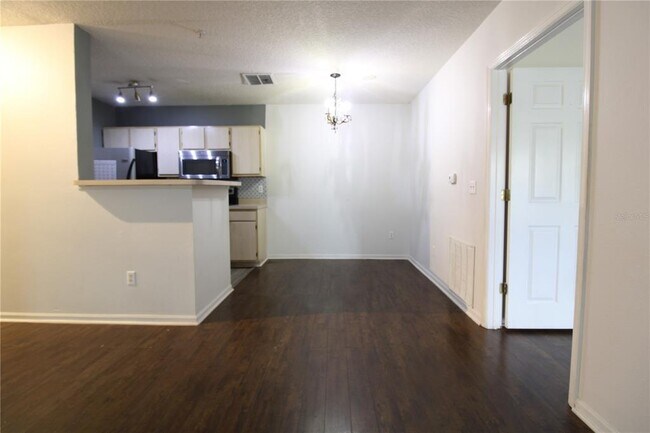 Building Photo - 4348 S Kirkman Rd