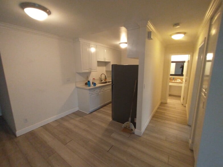 Building Photo - 676 Seacoast Dr