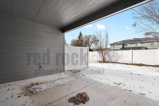Building Photo - 1329 N Tschirley St