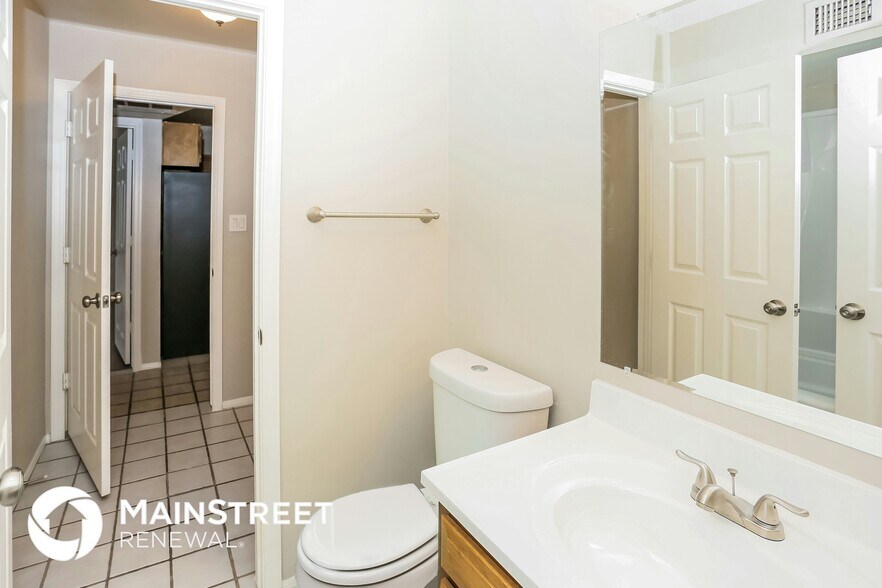 Building Photo - 14610 N 40th Pl