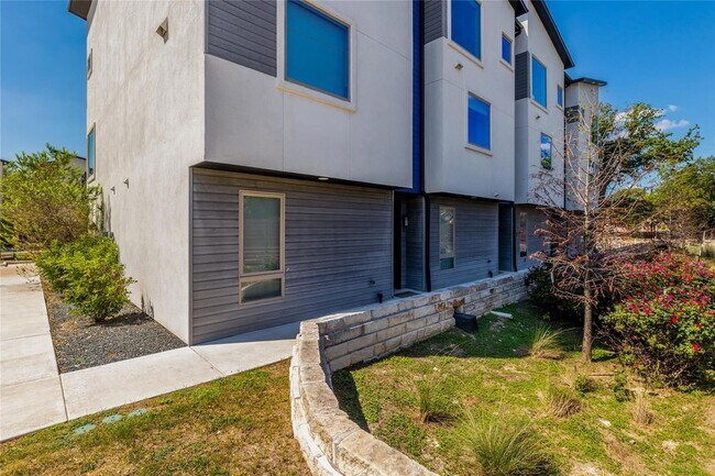 Building Photo - 1417 Kramer Ln