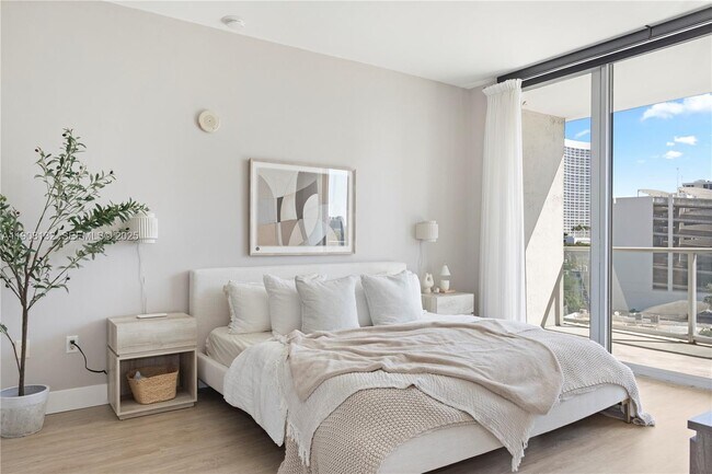 Building Photo - 3470 E Coast Ave