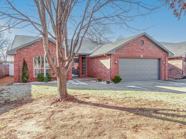 Building Photo - 4612 Midway Dr