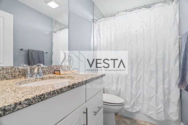 Building Photo - 16 Hyde Park Pl