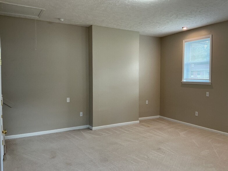 Building Photo - 137 Cheyenne Dr