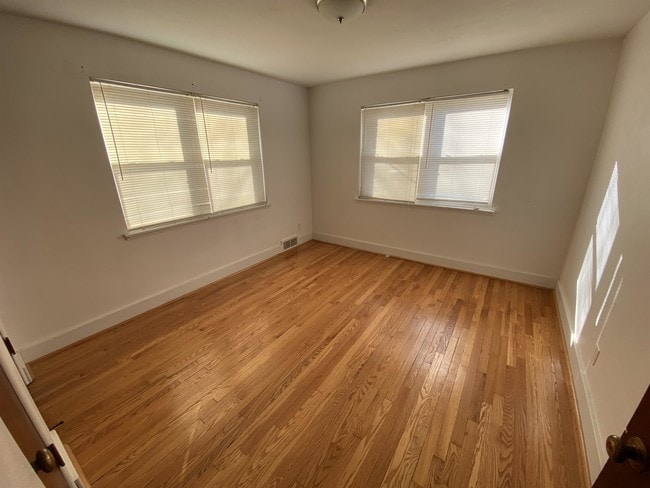 Building Photo - 614 Tesmore Pl