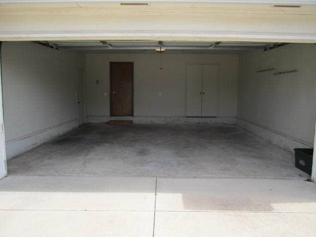 Building Photo - 2616 Nantucket Ave