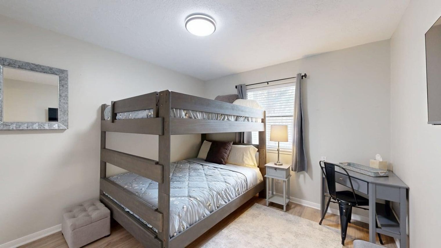 Building Photo - 608 Navarro Dr