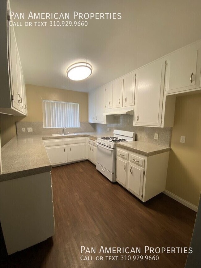 Building Photo - 812 N. Azusa-#4