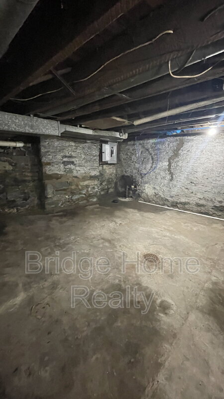 Building Photo - 447 Hays Ave