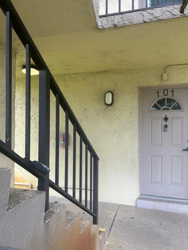 Building Photo - 9355 SW 8th St
