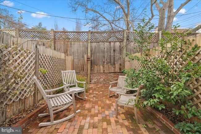 Building Photo - 1343 28th St NW