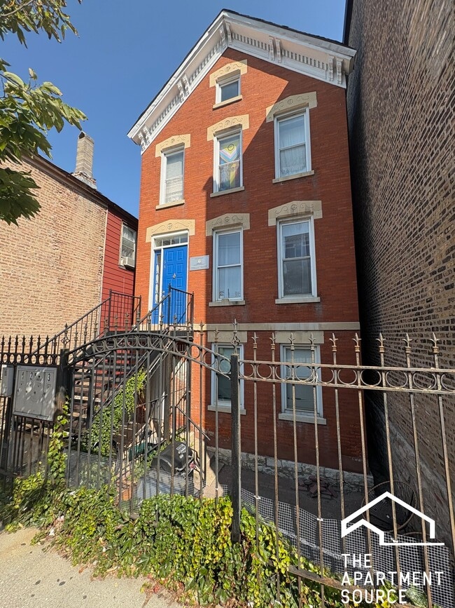 Building Photo - 1154 W 18th St