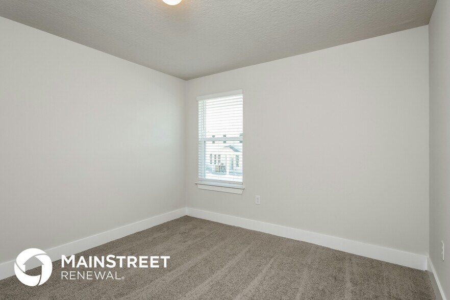 Building Photo - 313 Pine St