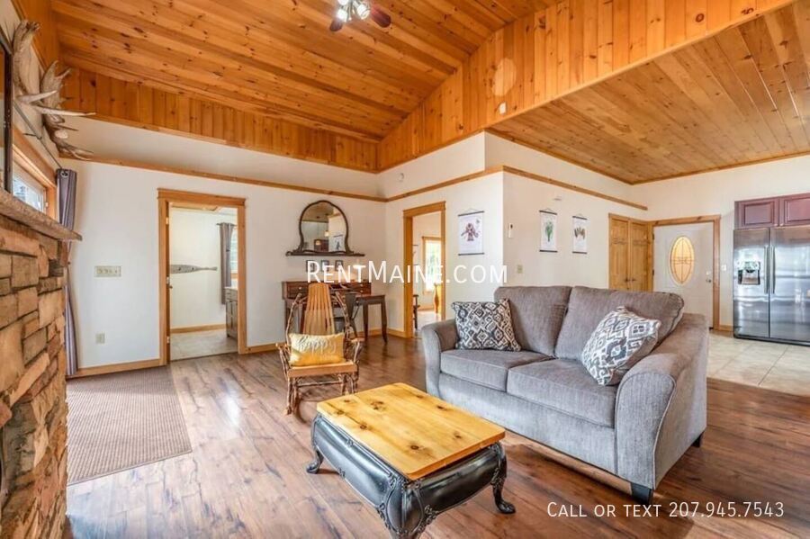 Building Photo - 10 Sand Beach Ln