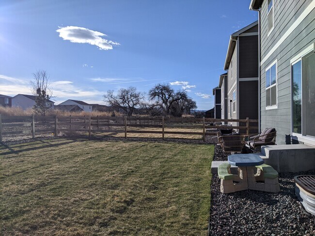 Building Photo - 1939 Knobby Pine Dr