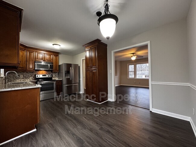 Building Photo - 7301 Drew Ln