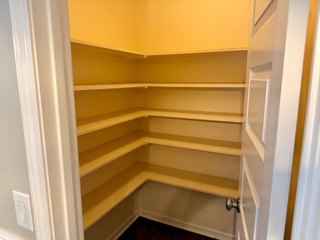 Building Photo - 3053 Woodale Cir
