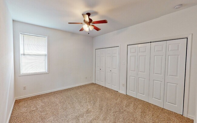 Building Photo - One Block to A&M! Kyle Field walking distance! Newly remodeled, all appliances, 5 bd/4 bth across...