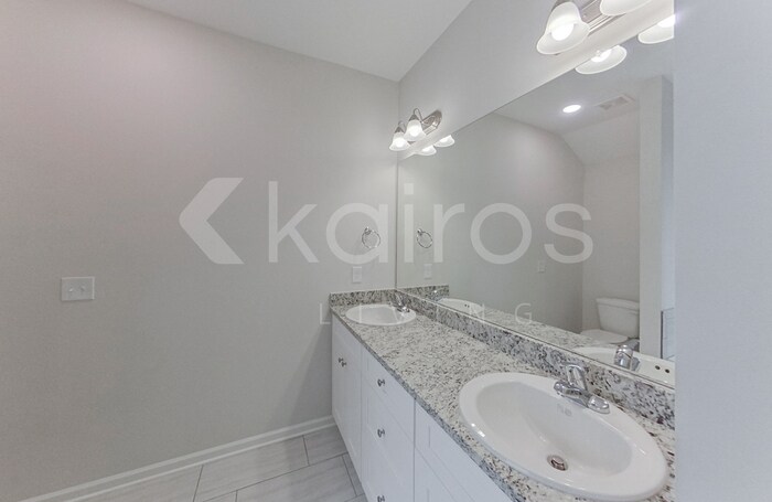 Building Photo - 755 Park Ln