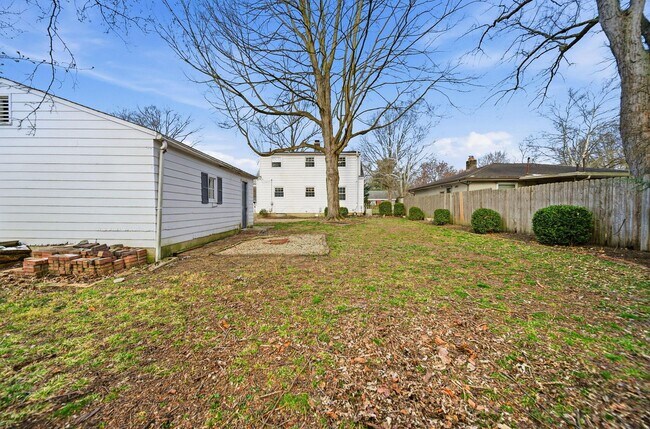 Building Photo - 532 N Drexel Ave