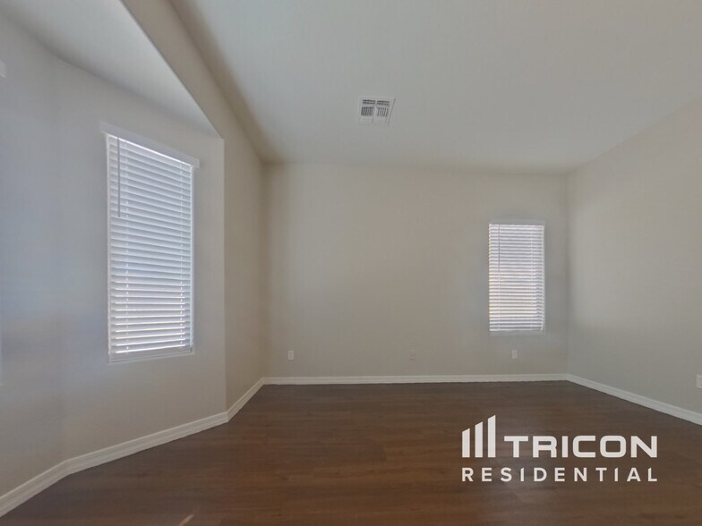 Building Photo - 16779 W Sonora St