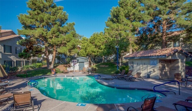 Building Photo - 3128 Tarpon