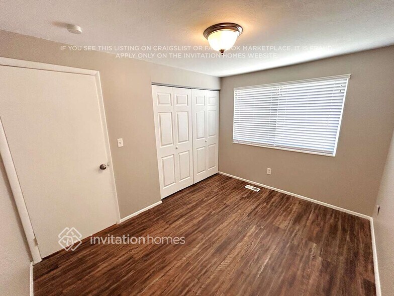 Building Photo - 6672 S Somerset Dr