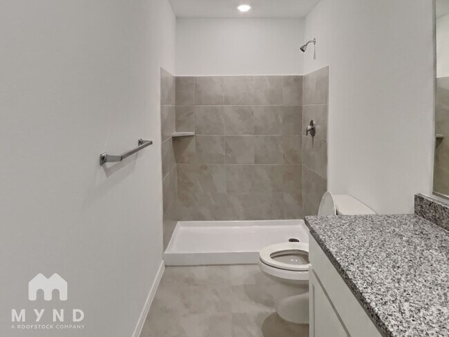 Building Photo - 1837 Lotus St