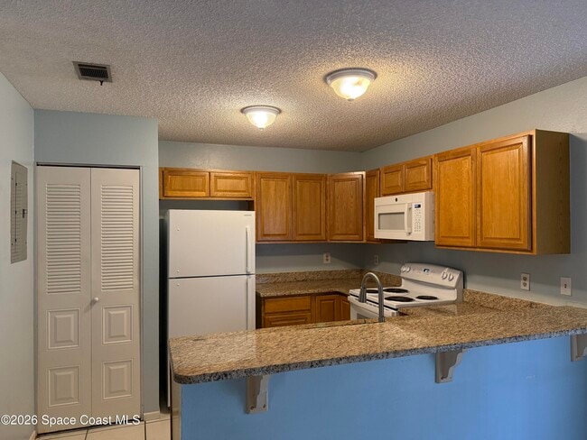 Building Photo - 1461 Sheafe Ave NE