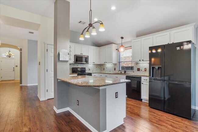 Building Photo - 1608 Goddard Bluff Dr