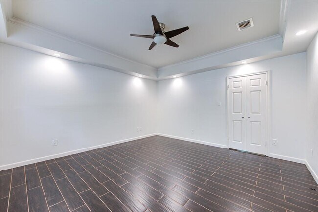 Building Photo - 25 Fairway Oaks Pl