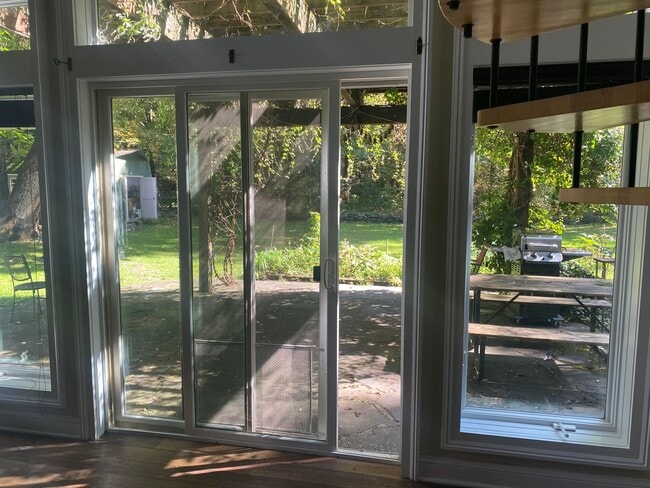 Building Photo - 12 Milham Rd