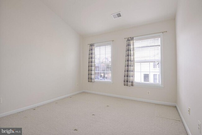 Building Photo - 46186 Aisquith Terrace