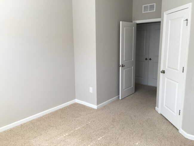 Building Photo - 727 Treviso Ln